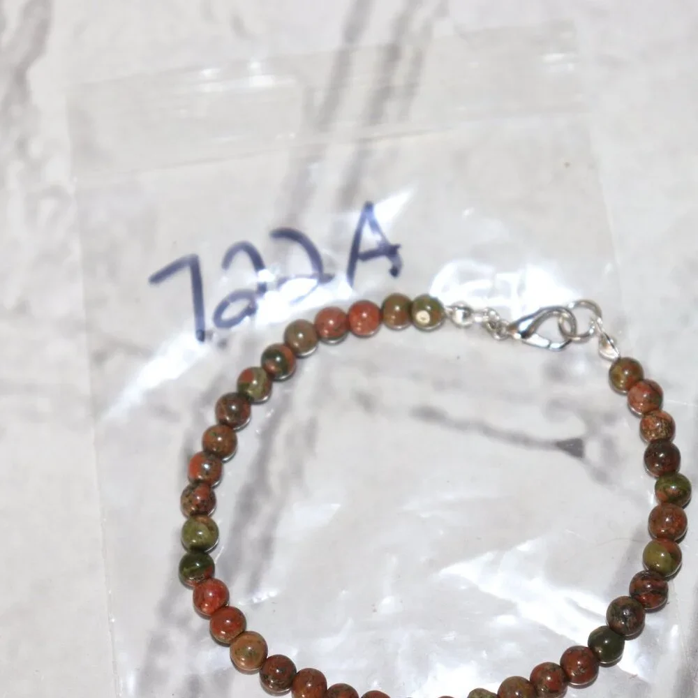 Beautiful NWoT Natural stone and silver Unakite bracelet 7.5